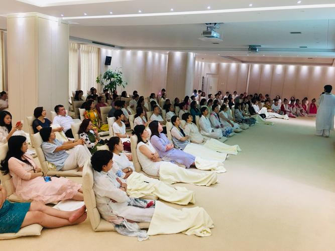 商企联动，向心而行 大连市创发企业商会携手花狸烫染工厂与心无限教育共启新程